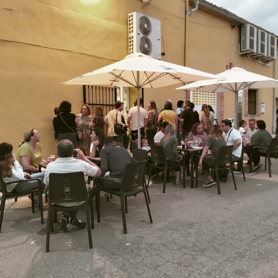 Al Gallet, bar jubilats Llombai.