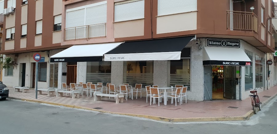 bar blanc i negre