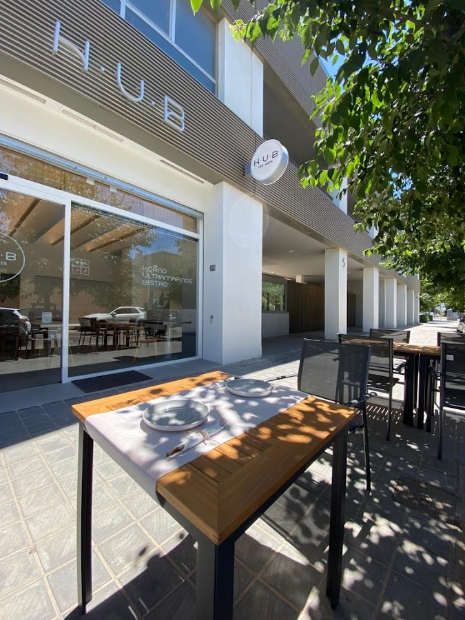 HUB Les Arts - Brunch & Tapas junto al Roig Arena