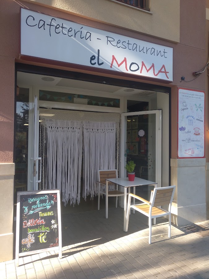 El Moma Bar